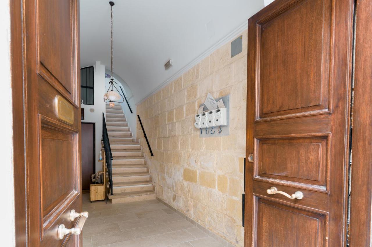 Guendalina Sweet Home - La Casetta Di Guendalina Trani Luaran gambar