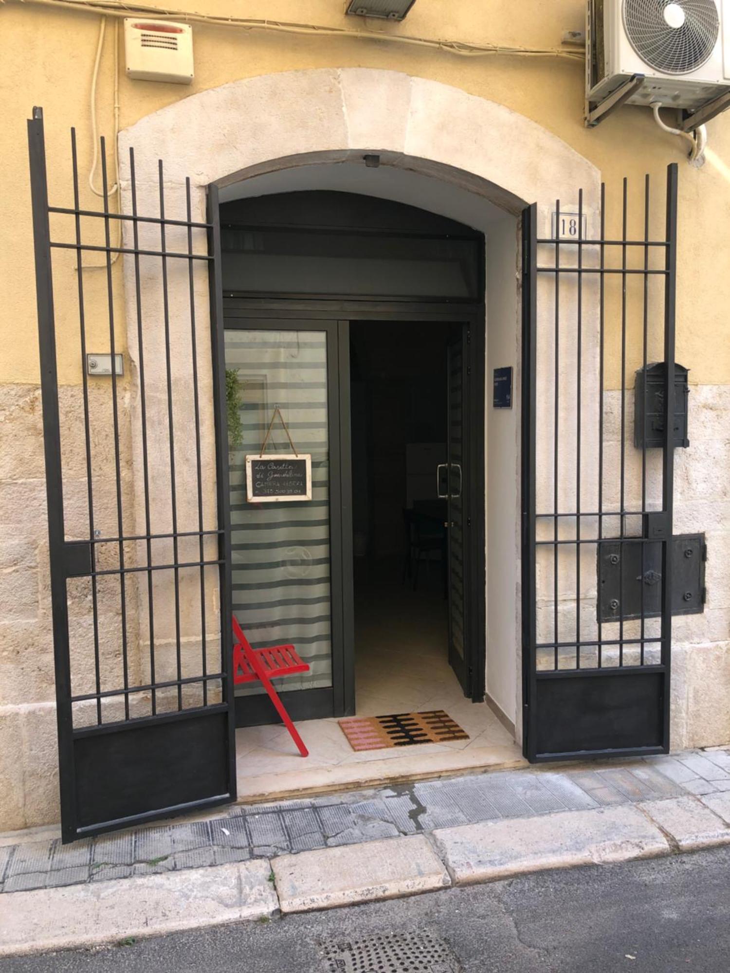 Guendalina Sweet Home - La Casetta Di Guendalina Trani Luaran gambar